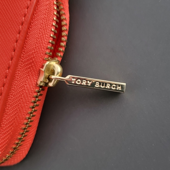 NWOT Tory Burch Coral Zip-Around Wristlet Wallet - Picture 3 of 6